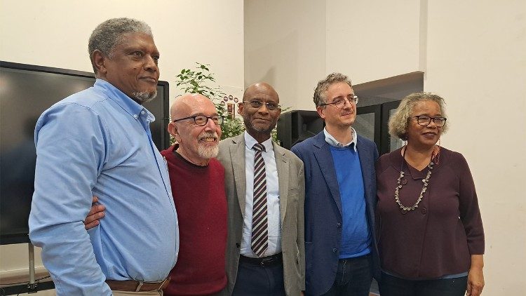 José J. Cabral , Dr. Vicenzo Barca, Prof. Simone Celani, Embaixador Estêvão Tavares e Drª Maria de Lourdes Jesus