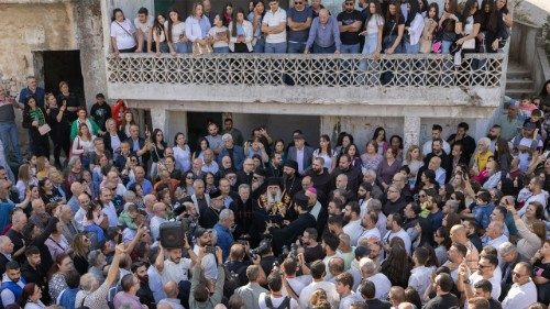 Cristãos sírios festejam restituição de suas casas e terras em Ghassanieh