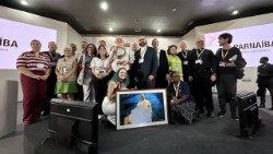 Des représentants d'organisation catholiques lors de la rencontre avec les cardinaux, le jeudi 13 novembre à la COP30 à Belém.