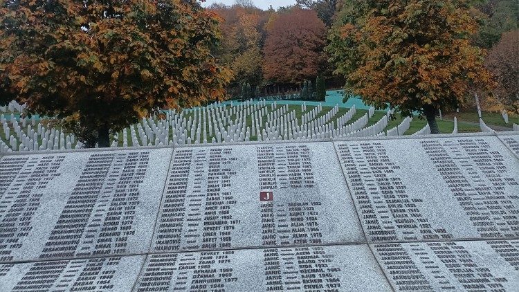 Il memoriale dedicato alle vittime di Srebrenica