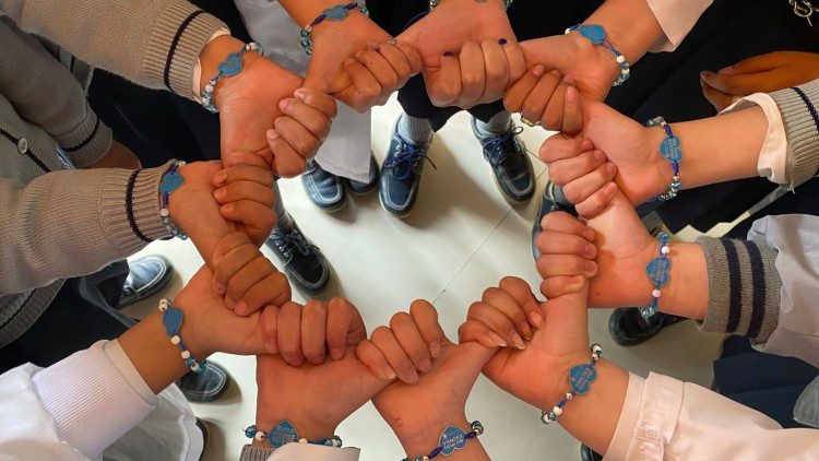 Con metodoloías adaptadas a su edad, estudiantes de diferentes colegios aprenden a identificar factores de riesgo de violencia