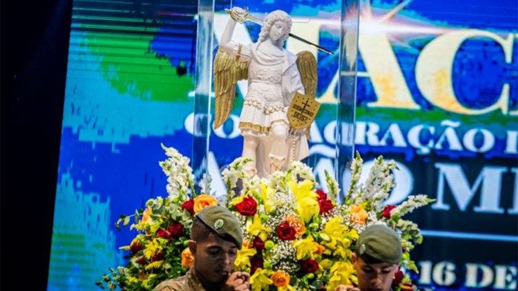 Consagração da Arquidiocese de Maceió a São Miguel Arcanjo.