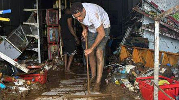 Prejuízos materiais provocados pelo furacão Erin
