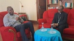 Dom Inácio Saúre, arcebispo de Nampula e Presidente da CEM recebe em audiência o Presidente da República Daniel Chapo