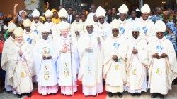2025.11.17 Ordination épiscopale de Mgr Eric Soviguidi, nouveau Nonce apostolique près le Burkina Faso et le Niger
