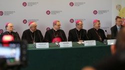 Bei der Pressekonferenz in Wroclaw/Breslau