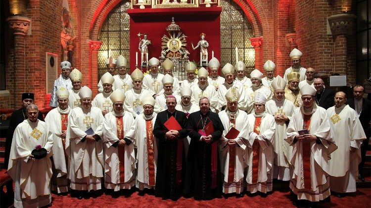 La Messa dei vescovi polacchi e tedeschi