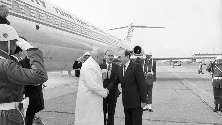 Pielgrzymka Jana Pawła II do Turcji była jedną z jego pierwszych po rozpoczęciu pontyfikatu