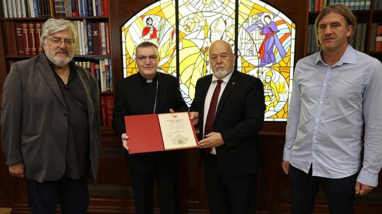 Kardinal Bozanić s delegacijom Hrvatskoga nacionalnog vijeća Crne Gore