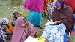  Algumas mulheres e meninas somalis que participaram das iniciativas da Cefa - A Semente da Solidariedade. ©Cefa - A Semente da Solidariedade