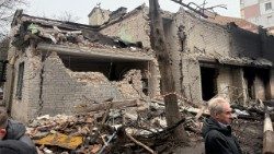 Już od jesieni ludzie na terenach przyfrontowych w Ukrainie walczą z zimnem i głodem po rosyjskich bombardowaniach