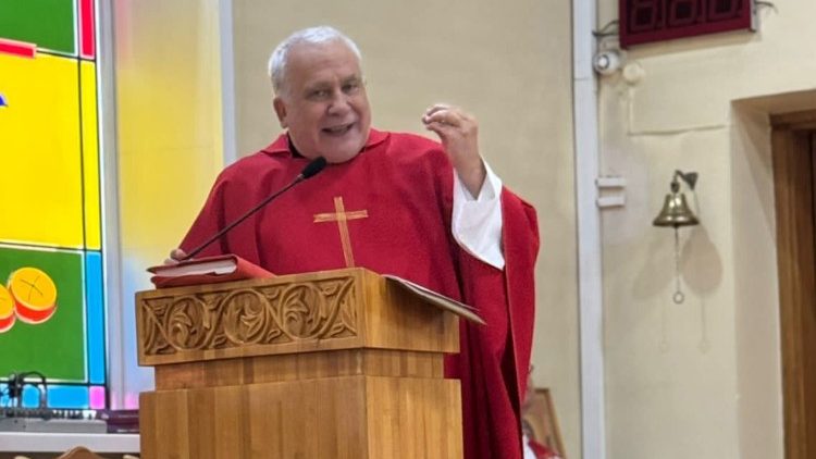 Padre Alfredo Fecondo celebra la Messa. Foto: Padre Alfredo Fecondo