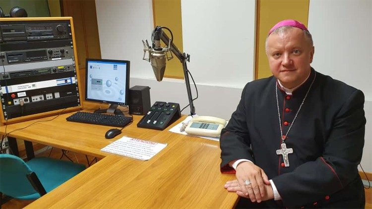 Біскуп Андрэй Зноска ў студыі Ватыканскага радыё