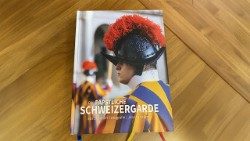 Buchtipp: Die päpstliche Schweizergarde aus Sicht der Fotografin Jessica Krämer