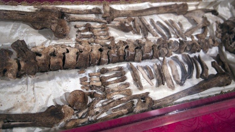 2025.10.04 OSTENSIONE PUBBLICA DELLE SPOGLIE DI SAN FRANCESCO