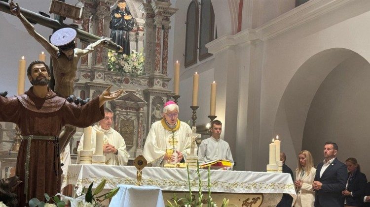 Banjolučki biskup Željko Majić u crkvi sv. Frane na Obali u Splitu