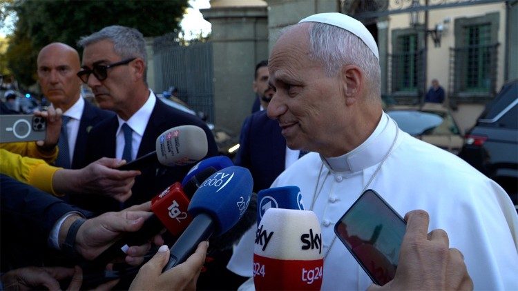 O Papa responde às perguntas dos jornalistas em Castel Gandolfo