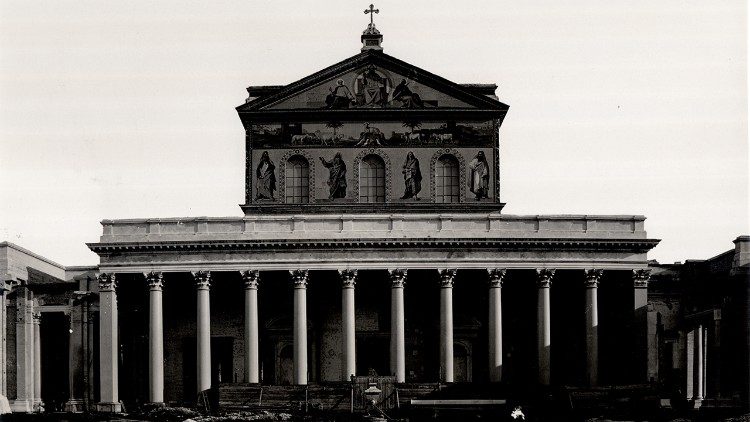 Wystawa jest pielgrzymką do siedmiu kościołów - m.in. do Bazyliki św. Pawła za Murami