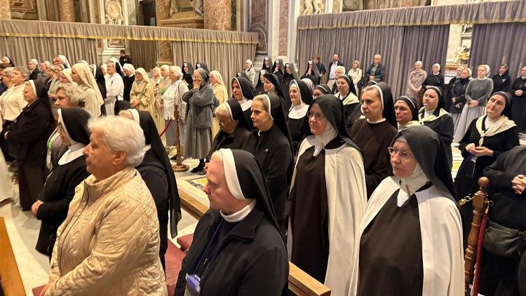 Watawa wamefika kutoka Ulimwenguni kote hata wa ndani