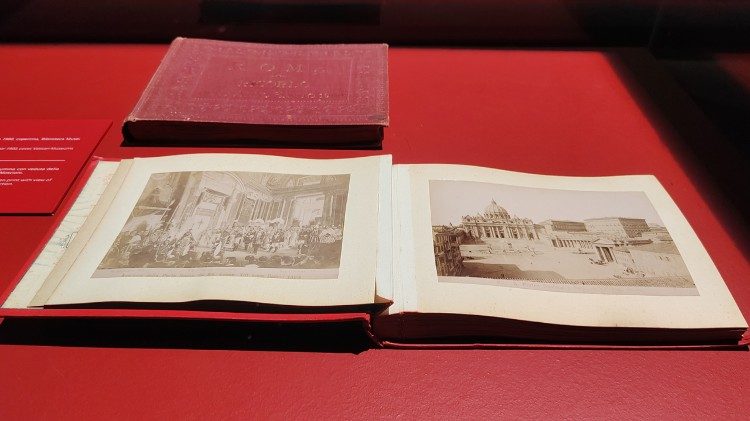 L'album fotografico di Moscioni per l'Anno Santo 1900