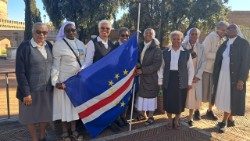rmãs, Filhas do Sagrado Coração de Maria e da Fraternidade Rainhas dos Corações no Jubileu da Vida Consagrada - Roma, 8-10-25 