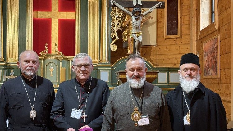 Biskupi obecni na spotkaniu w Pratulinie 