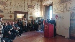 El padre Giuseppe Pagano, prior del Convento Agustino del Santo Spirito de Florencia, presenta el Centro de Estudios León XIV