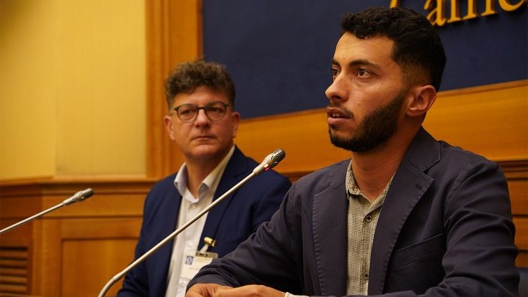 Il premio Oscar Basel Adra intervenuto alla conferenza stampa alla Camera (foto: Oxfam)