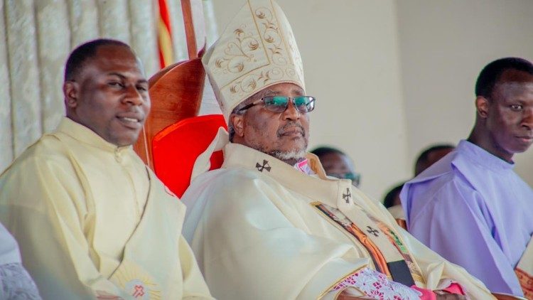 Askofu mkuu Yuda Thaddei Ruwaichi, Tume ya Haki na Amani, TEC