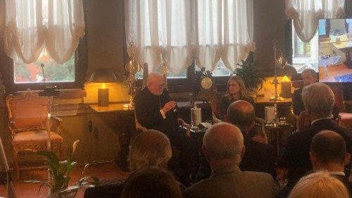 L'arcivescovo Gallagher in dialogo con l'ambasciatore Massolo nell'ambito del Festival della diplomazia