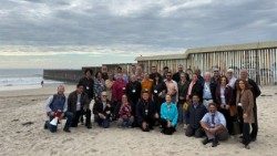 Partecipanti al Colloquio su Migrazione e Teologia presso l'Università Iberoamericana di Tijuana, Messico