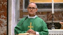 Abp Andrzej Przybylski, metropolita katowicki przewodniczył Mszy św. przy grobie św. Jana Pawła II w 47. rocznicę wyboru Karola Wojtyły na papieża