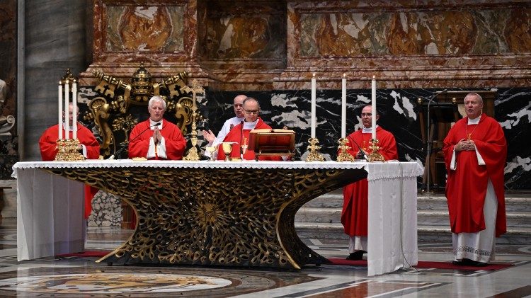 Msza św. w pod przewodnictwem abp Andrzeja Przybylskiego.