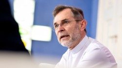 Josef Grünwidl Grunwidl ist der künftige Erzbischof von Wien