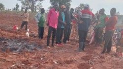 Distribution de semences par la Caritas à Nyabikiere, le 15 octobre 2025.