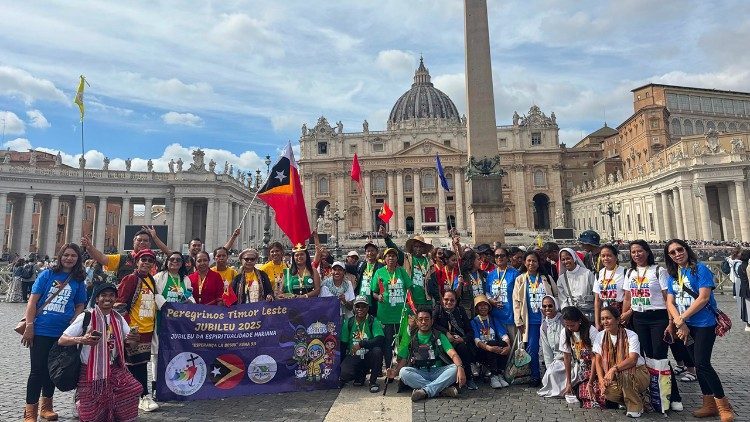 Peregrinos timorenses em S&atilde;o Pedro