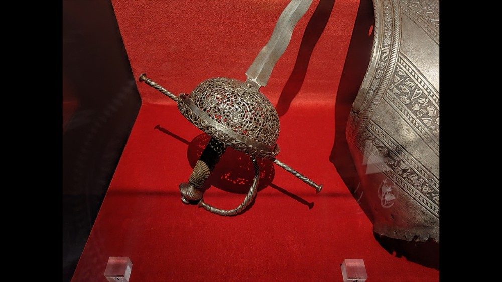 La mostra "In difesa del Papa"