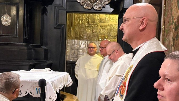 Ks. Olejnik podkreślił, że Maryja jest Matką nadziei, prowadzącą narody ku przyszłości opartej na wierze i zaufaniu Bogu (archiwum ks. Marka Grygla SChr)