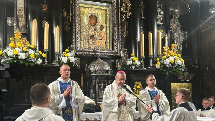 Czuwanie polonijne na Jasnej Górze (ks. archiwum ks. Marka Grygla SChr)