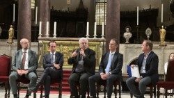 Nella foto da sinistra Filippo Giordano, Giacinto Siciliano, monsignor Luca Bressan, Massimiliano Menichetti e Alessio Lasta