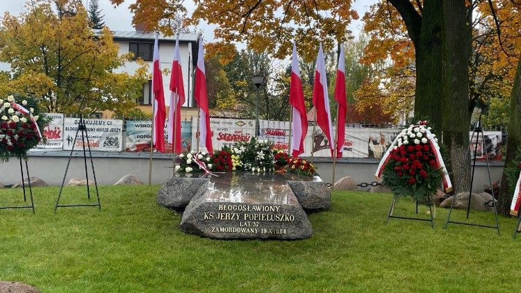 Grób bł. ks. Jerzego Popiełuszki