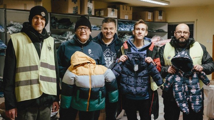 Ponad 10 tysięcy dzieci w Polsce i na Ukrainie otrzymało wsparcie w ramach akcji „Kurtki dla dzieci” organizowanej przez Rycerzy Kolumba