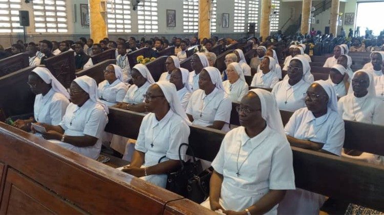 Les soeurs de Notre Dame des Apôtres lors de la clélébration eucharistique 