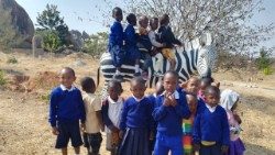 Záber misionára Petra Majerníka z Tanzánie 