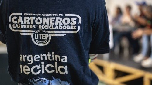 Movimenti popolari, i "cartoneros" a Roma: voce dei lavoratori invisibili