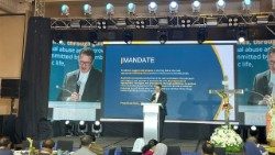 Monseñor Luis Manuel Ali Herrera, Secretario de la Pontificia Comisión para la Tutela en Filipinas