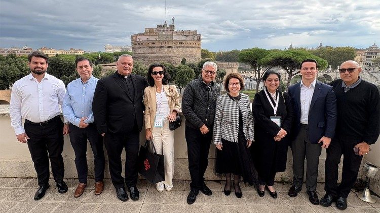 Membros da Ordem visitam a Rádio Vaticano - Vatican News