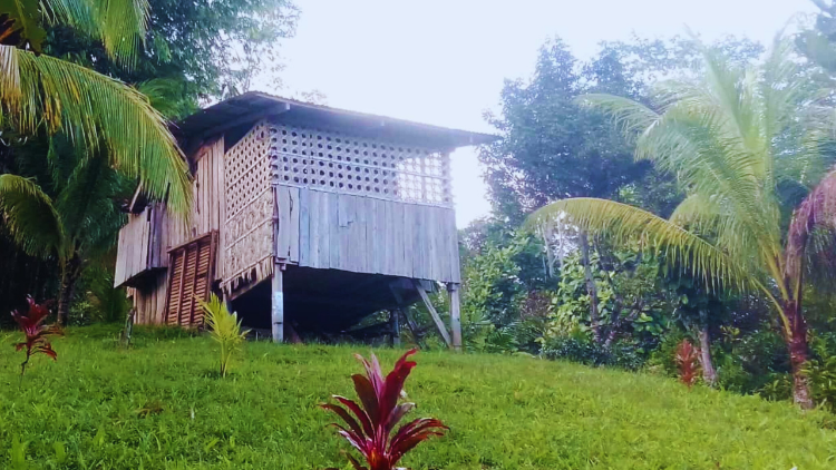 Der kleine „Kubo" auf einem Hügel ist für die Dorfbewohner zu einem Zeichen der Hoffnung geworden