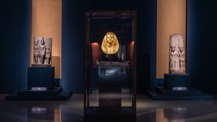 Allestimento della mostra sull'antico Egitto alle Scudserie del Quirinale 