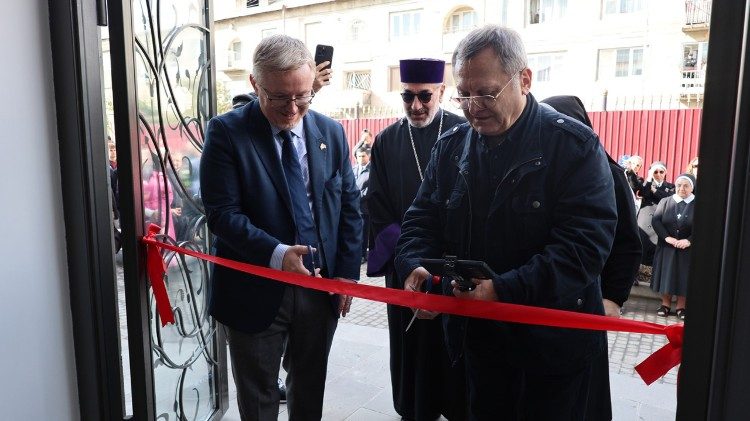 2025.10.28 Inaugurato il Centro Giovanile Nostra Signora dell'Armenia